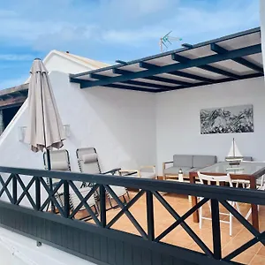 Apartamento Con Amplia Terraza En La Playa, Puerto del Carmen (Lanzarote)